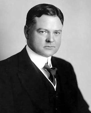 CFergusonbooks's tweet photo. Herbert Hoover translated a mining textbook from English to Mandarin.

Before the presidency, he was a globally respected mining engineer working in China and mastering technical Mandarin to do it right. https://t.co/Vhf7FpWigE