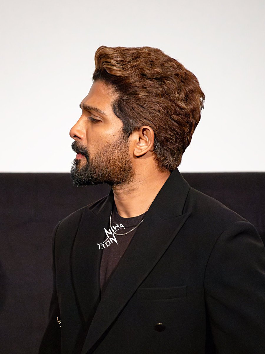 Who has more fans.............?

  🔁 PK                           ❤️ AA