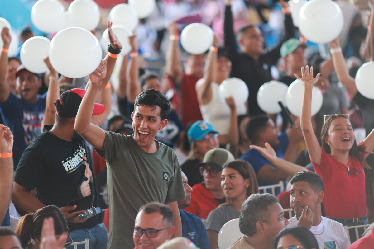 YediChávez tweet media