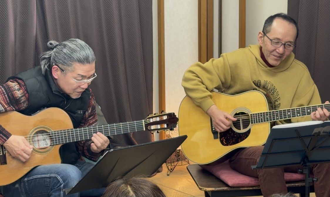 寒い朝だ🥶
おまけに☂️

昨夜は大阪のライブリハーサルで
5時間ほどスタジオに入り♪
本番通りに2回🎤🎸
いい感じの緊張感

今日は
梶原✖️梶原
Kajiwara no Jijyouのレコーディングです
完成までの道のり楽し❗️