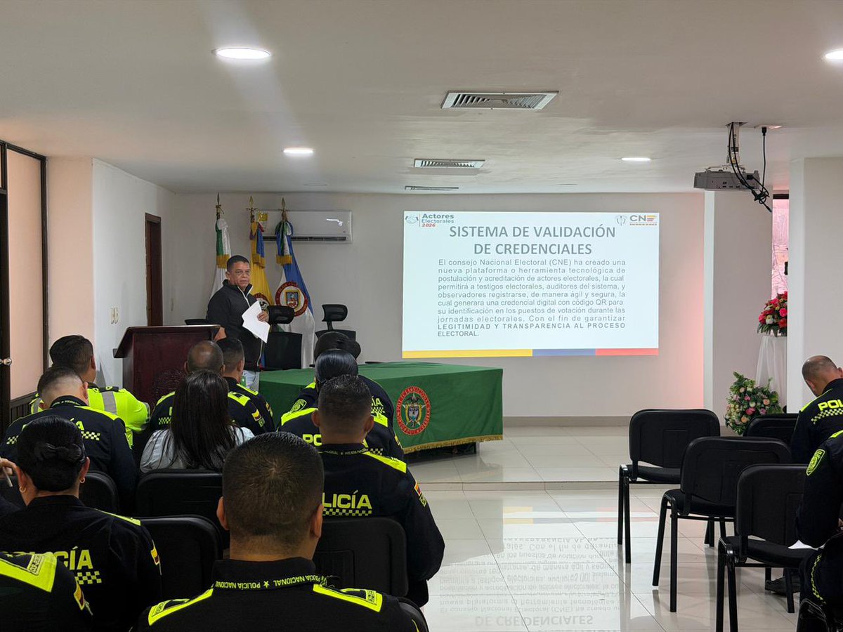 CNE_COLOMBIA's tweet photo. #CNEPresente | Llevamos a cabo una jornada de capacitación con efectivos de la @PoliciaDECOR, sobre el uso de la Plataforma de Postulación y Acreditación de Actores Electorales. El espacio hace parte de nuestro compromiso con la #LegitimidadYTransparencia de las #Elecciones2026. https://t.co/sxfdMpYPR9
