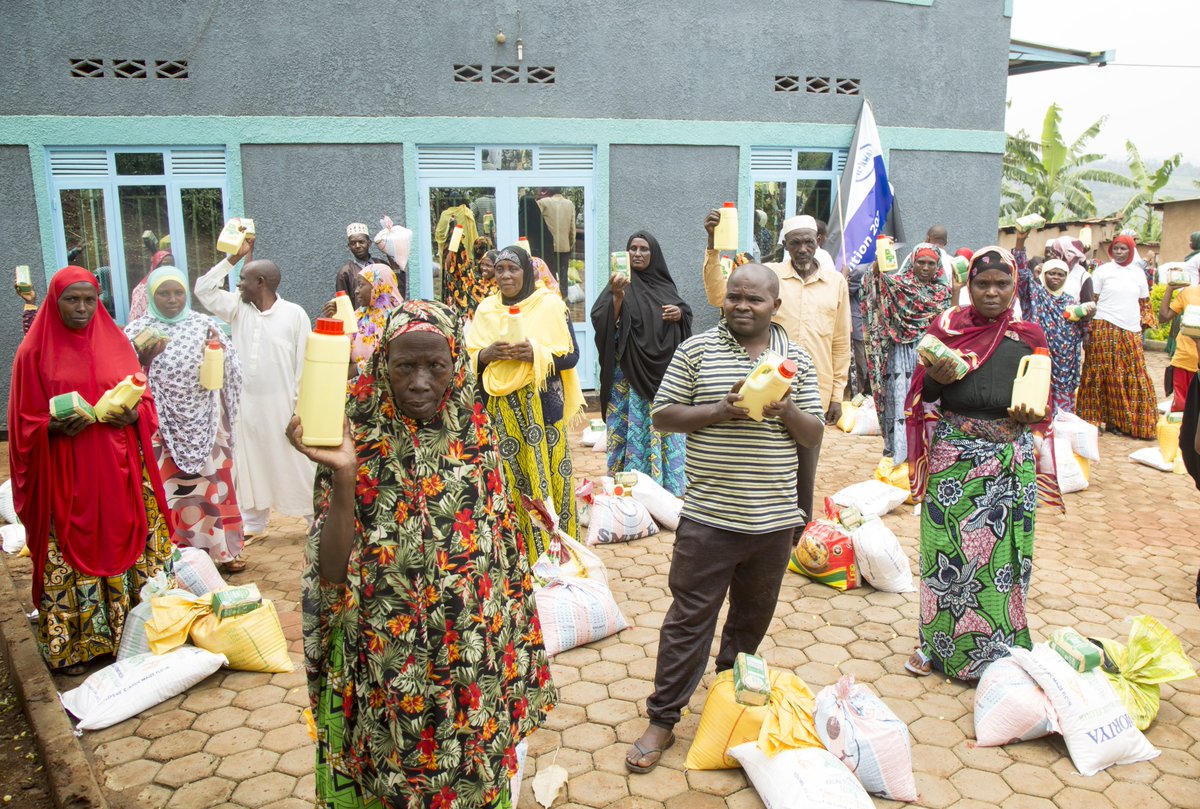 Alamalrwanda's tweet photo. 🌙✨ This Sunday, @Alamalrwanda, @AzamRwanda, and @islamrwanda came together to distribute Iftar packages to 79 households in Rwamagana District, helping families perform their fast with dignity during this holy month of Ramadhan 2026. 🤝 #Ramadhan #CommunityCare https://t.co/5fZqdZeFH3