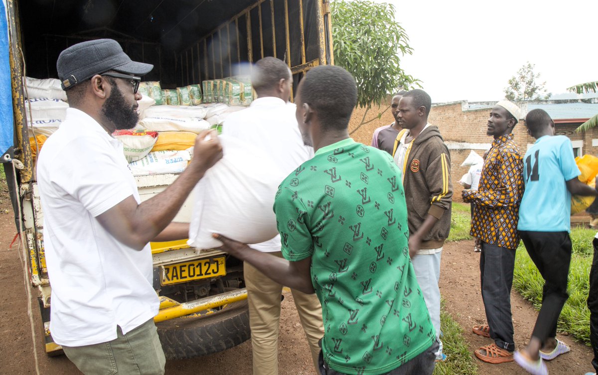 Alamalrwanda's tweet photo. 🌙✨ This Sunday, @Alamalrwanda, @AzamRwanda, and @islamrwanda came together to distribute Iftar packages to 79 households in Rwamagana District, helping families perform their fast with dignity during this holy month of Ramadhan 2026. 🤝 #Ramadhan #CommunityCare https://t.co/5fZqdZeFH3