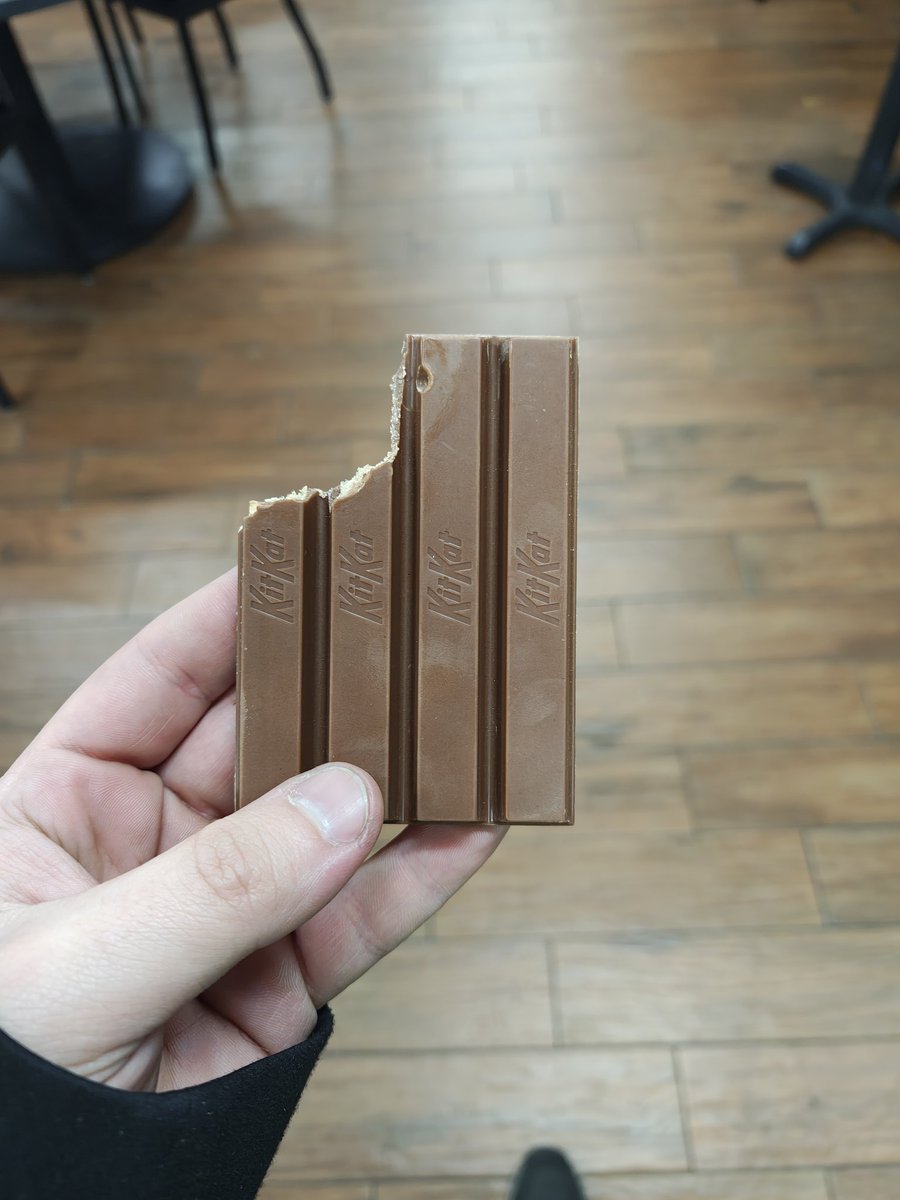 Man kitkats are good af