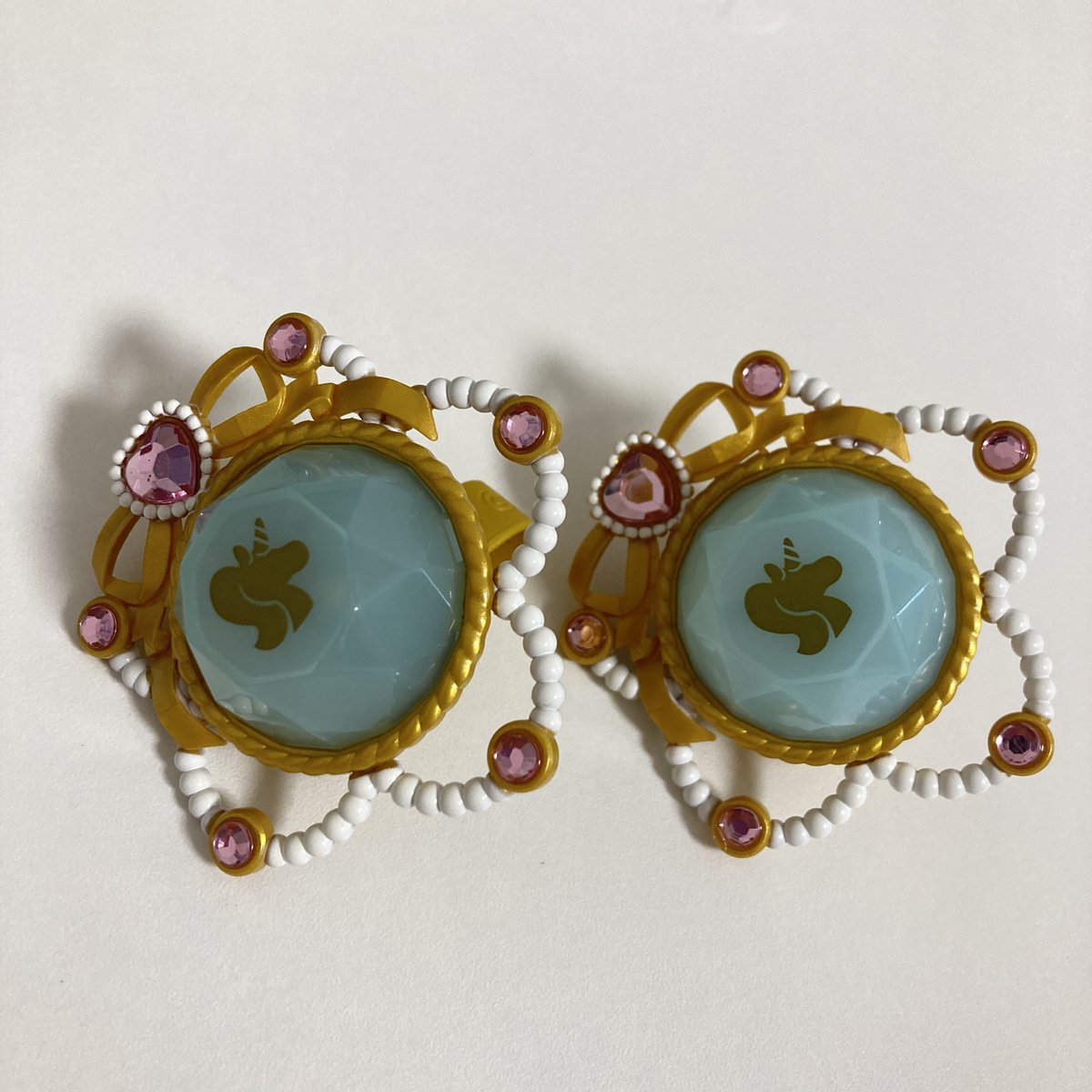 1231ll_'s tweet photo. エスプリちゃんのリンライカンナ.エス色味似すぎ違い分かりにくい問題、点灯確認して写真に撮ればかなり分かりやすいかと…！
左←カンナ　エス→右

点灯前は若干暗めがカンナ、明るいのがエスだけど2個ないと比較しようがないのではこれ…？ https://t.co/uWc45XmM7A