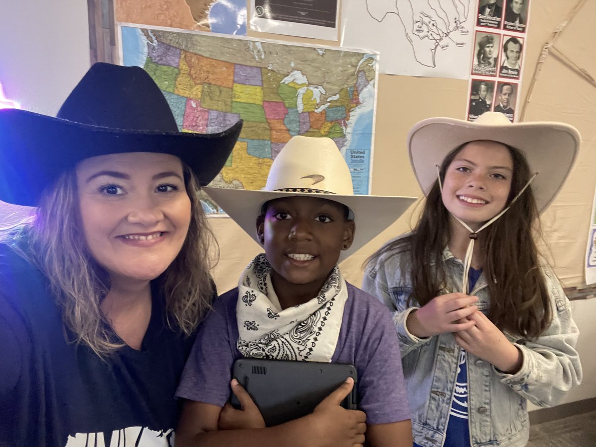 Mrs. Villanueva tweet media