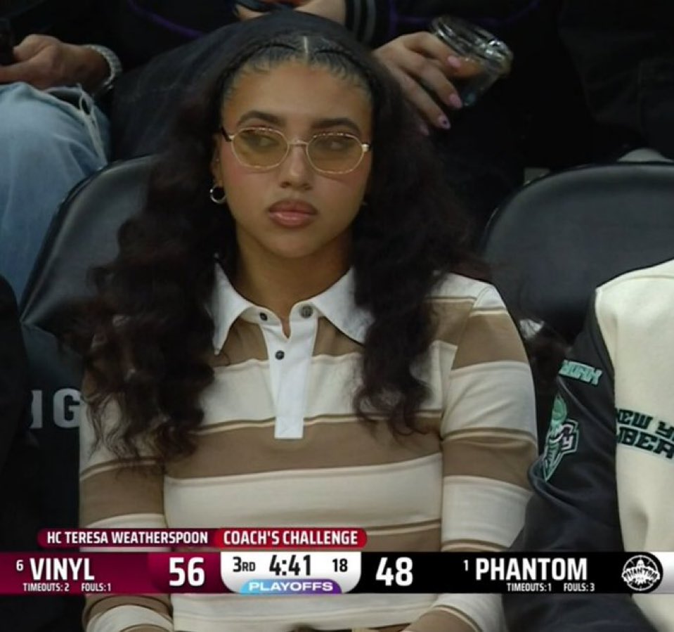 bueckers__'s tweet photo. finished the regular season undefeated in the same building last night, face plastered on billboards all over nyc, and popping out with this look the very next day… yeah azzi fudd you’re the one 😮‍💨🔥 https://t.co/RlaaHrgxJN