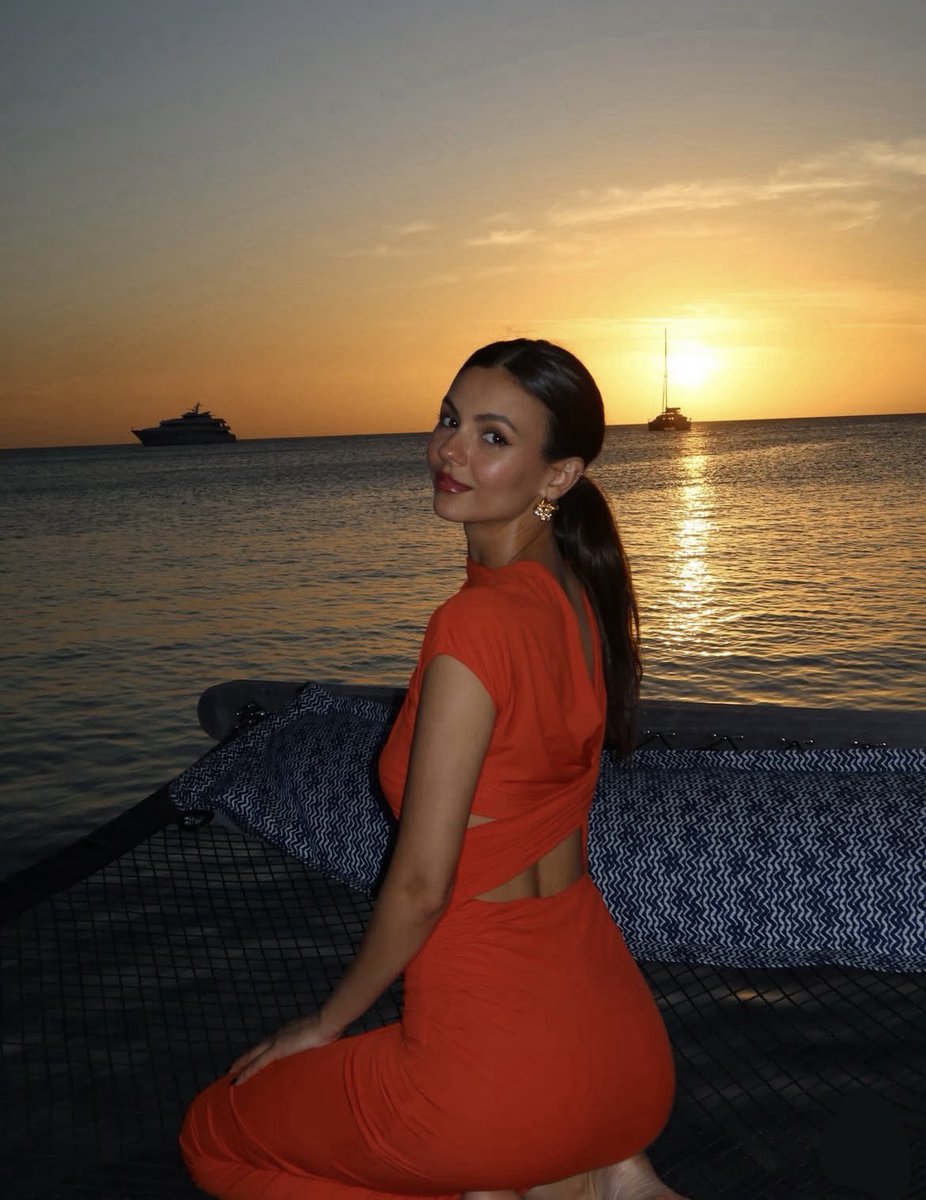 best of victoria justice tweet media