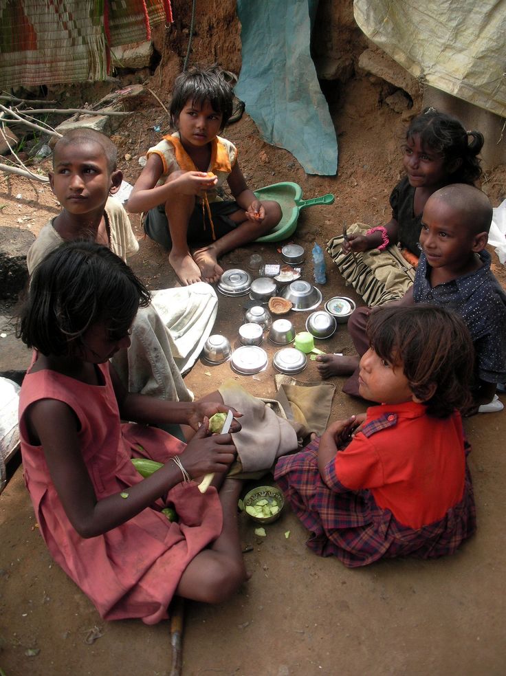 Nitindh777's tweet photo. #DSS द्वारा चलाया जा रहा #FeedTheNeedy अभियान मानवता की सच्ची सेवा का प्रतीक है।
भूखे को भोजन खिलाना सबसे बड़ा पुण्य है।
जब किसी जरूरतमंद के चेहरे पर रोटी की वजह से मुस्कान आती है, वही असली इंसानियत है।
आओ मिलकर संकल्प लें —
कोई भी भूखा न सोए,
Saint MSG' 
हर हाथ को सहारा मिले, https://t.co/2BZpsc5t1c