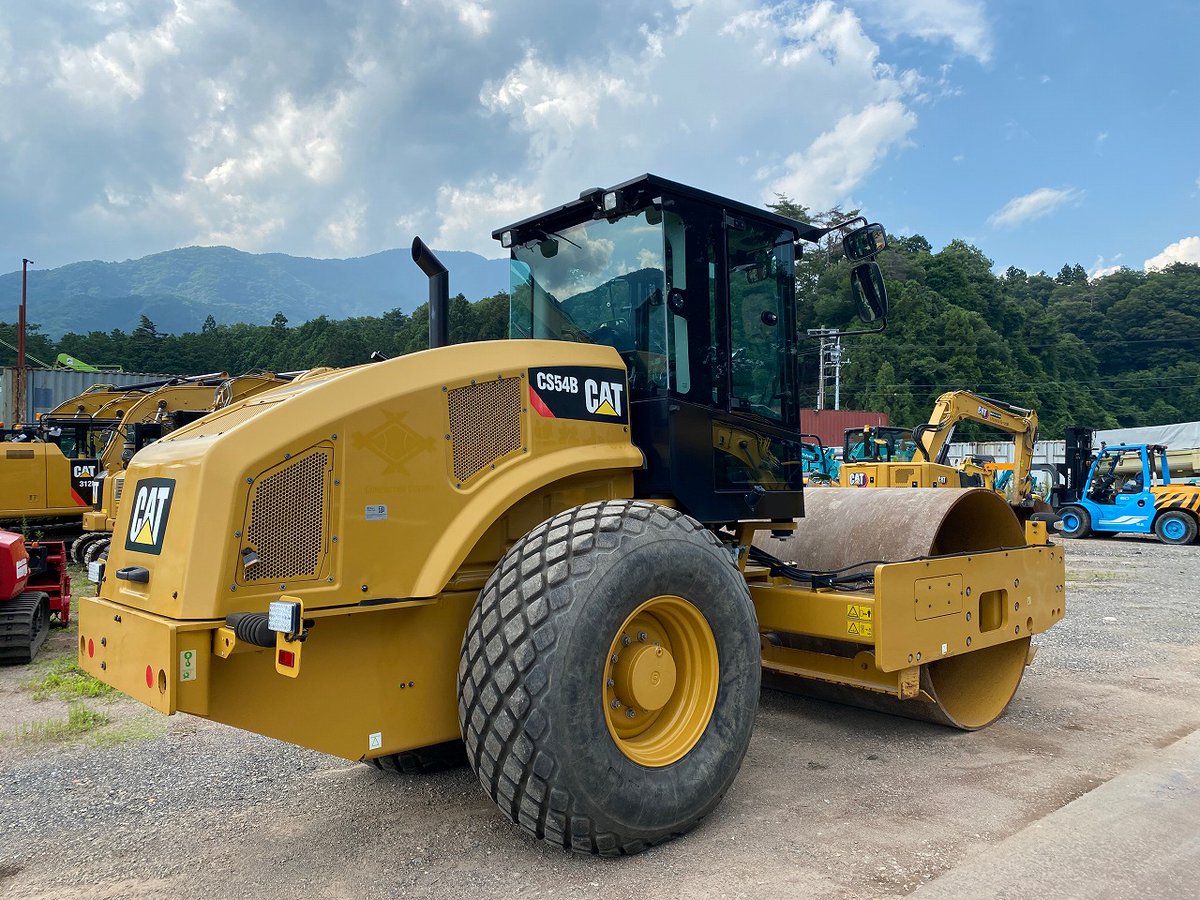 r_engineering2's tweet photo. 株式会社Rエンジニアリングトレーディングです。
【販売中の重機紹介】
CAT CS54B
2019年式/487hr
写真・詳細はこちらから👇
https://t.co/9jJ0PwCq8i
ご質問はコメント・DMでお気軽に💬
#重機 #中古 #建設機械 #heavymachinery #ローラー #caterpillar #キャタピラー #CS54 #振動ローラー #栃木県 https://t.co/1GsfrAkSPq