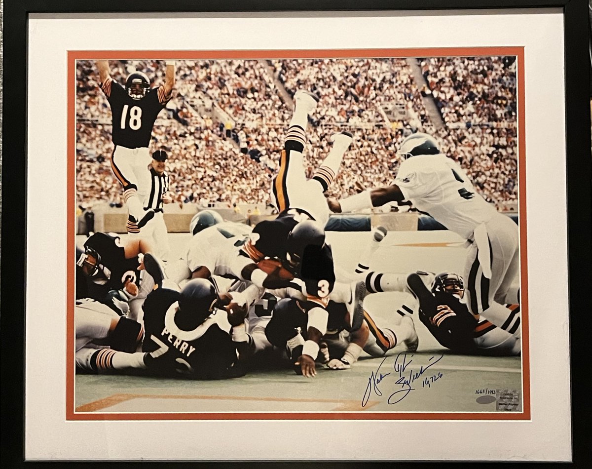 Another random autograph in my collection.