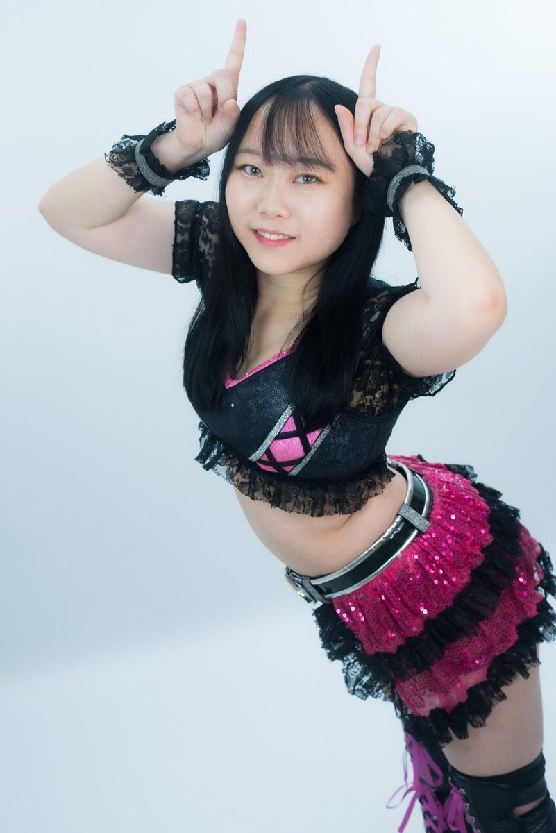 BrsFamily's tweet image. ３月２２日１９時３０分開始
BRSプロデュースミニ興行Ⅳ
神戸リングソウル大会

参戦選手

藍川はるか
マドレーヌ
蒼あいな
みゆ

チケットは
椅子席６０００円
椅子席2列目５５００円
立ち見４５００円（小中高生割引あり）

ご予約は、このアカウントにDMか参戦選手、レフェリー、スタッフまで！