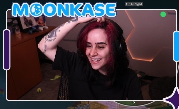 Aí que saudade q eu tava de ver a moonkase rindo de besteira affff