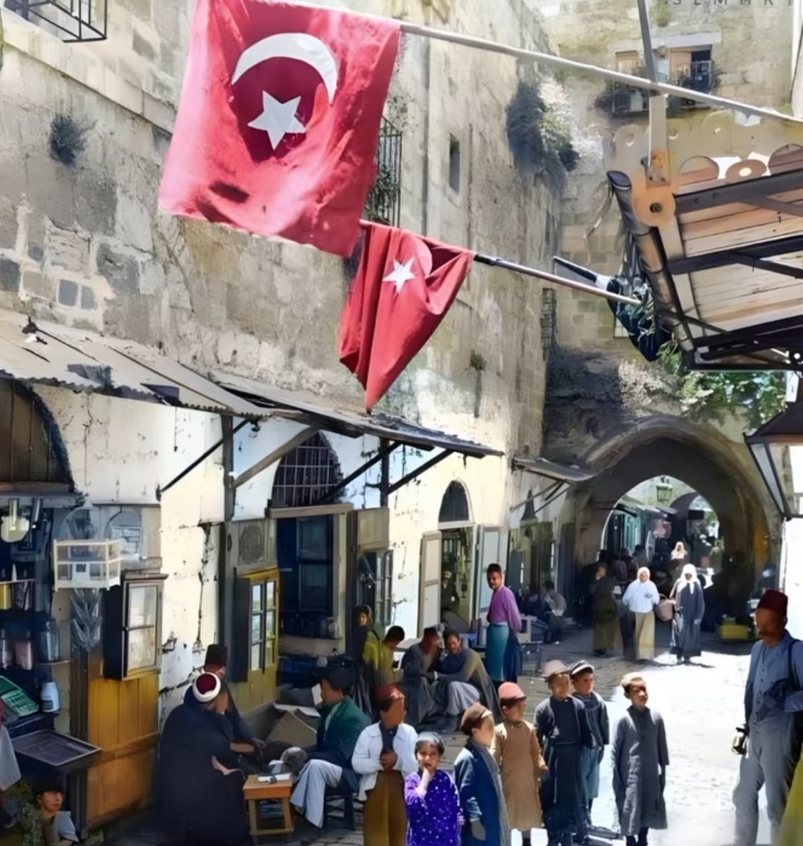 Ortadoğu'nun huzur ve sukûnet içinde yaşadığı son anlar.

(Kudüs 1905)