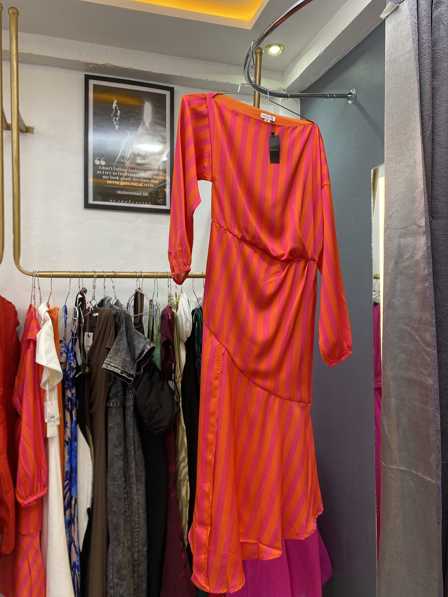 eyd_Apparelz's tweet photo. Satin  dress
Size 10
Available for purchase 
Dm to purchase 
Nationwide delivery 📦 available for a fee https://t.co/nJ3xXl0siK