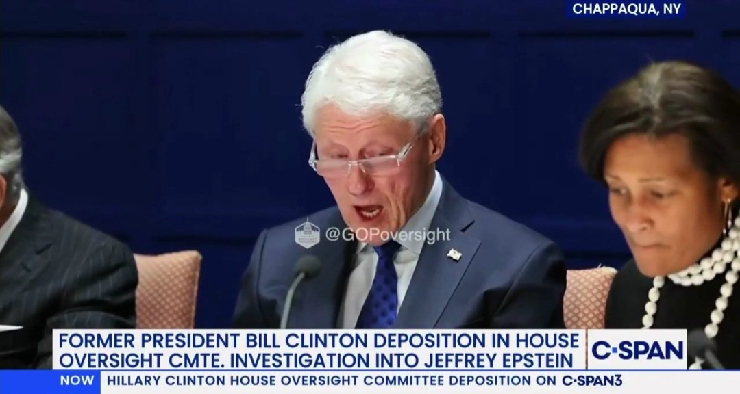 gabriel_draghi's tweet image. Bill #Clinton : « Je me sentais plus proche de G.Maxwell que de  #Epstein. » Chambre des représentants : « Pourquoi ? »  : « Parce qu'elle était très amie avec Evelyn #Rothschild et son épouse Lynn, que je connaissais et avec qui j’étais régulièrement en contact. »
#EpsteinFiles