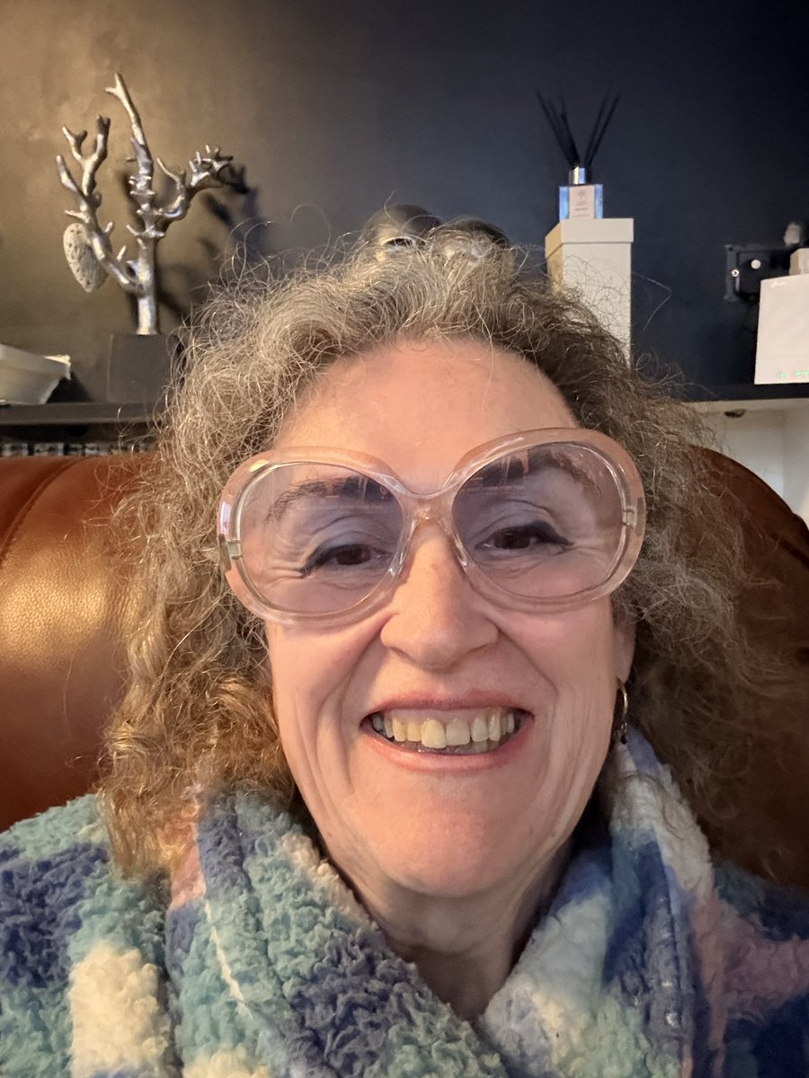 RachaelUnedited's tweet image. #Working day today, need to get #dressed