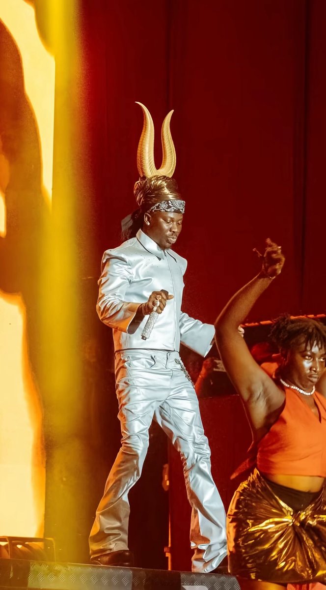 Godcaress001's tweet photo. I’m glad we all accept Stonebwoy is the ARTIST OF THE YEAR🤍 https://t.co/BGNqxuWJtF