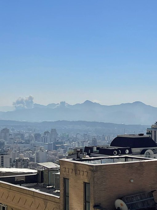 Raffy_2003_'s tweet photo. Heavy airstrikes on East Tehran

#USIranWar #MiddleEastConflict #Iran #Israel https://t.co/UBPPXDnUne