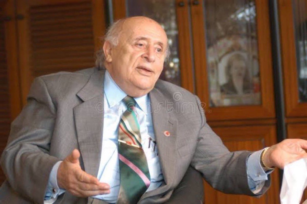 IIema__'s tweet photo. Süleyman Demirel; Silah satan barış ister mi ? İlaç satan sağlık ister mi ?Din satan bilim ister mi ?Hırhız olan hukuk ister mi ? https://t.co/VYHdGPPmsX