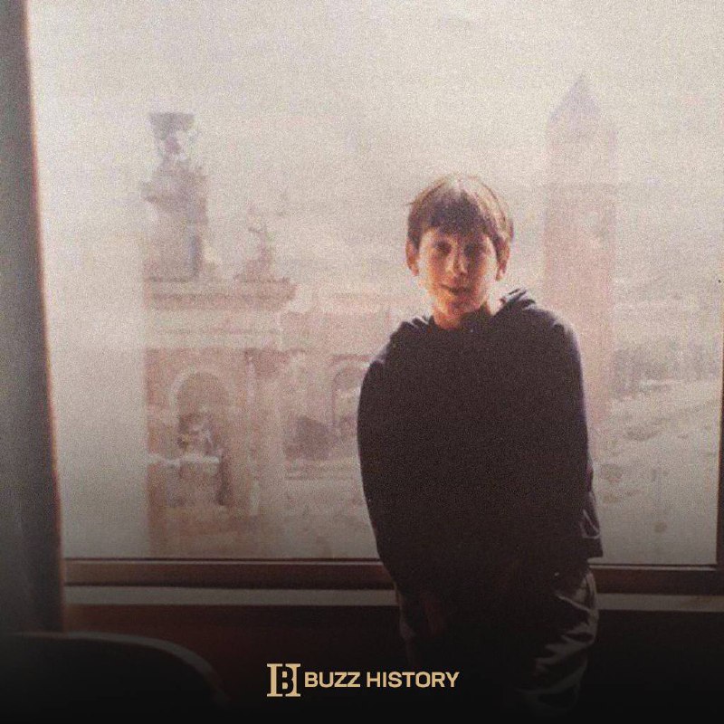 A 13 year old Lionel Messi on his way to Spain from Argentina to sign a contract with Barcelona [2000]... the calm before GOATness🐐

<a href="/buzzhistory_/">Buzz 📚History</a>