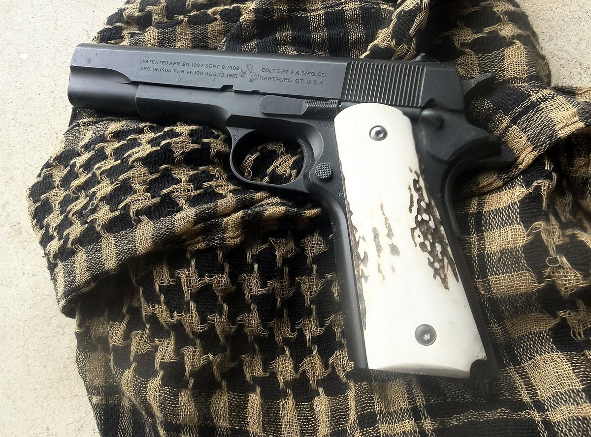 aohate custom tweet media