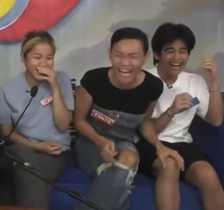 pAvsykel's tweet photo. @esnyrrr ang laff ko we want #KiPhieMo tiktok entry!!! HAHAHAHAHA https://t.co/aJGFb8BWPB