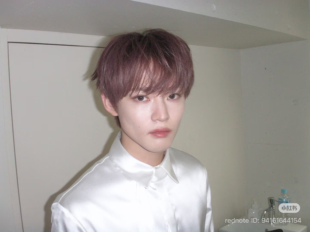ZCLFEED's tweet photo. 260303 #CHENLE xiaohongshu update
"can’t remember when this is from 😂
#nottakentoday #yupyupthisisthevibe #imonlyhereforonething #handsomenessthatdrivespeopleinsane #someonedosomething #nothingtosayanymore #nowordsneeded"
#천러 #辰乐 https://t.co/YtaxWPijLn