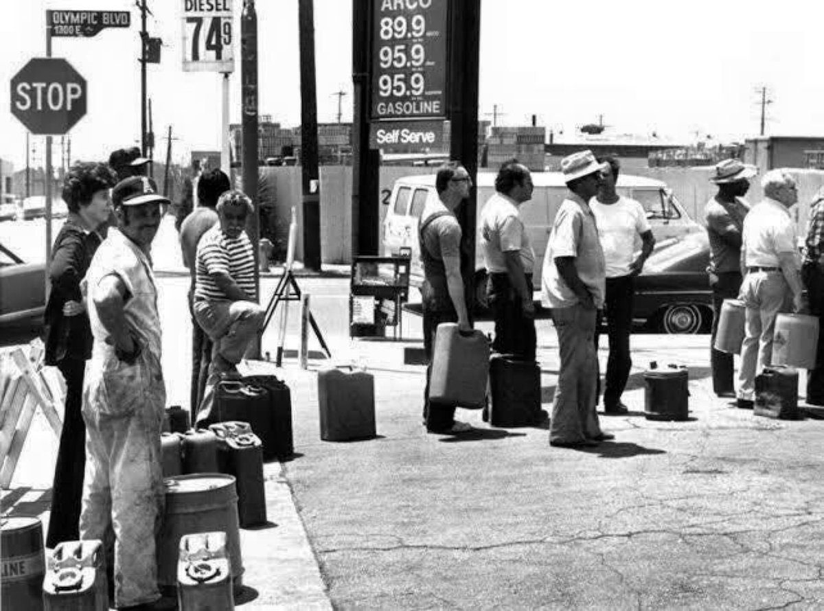emm_buddy's tweet photo. A Muslim Leader Like Him🇸🇦
in 1973, Saudi Arabian King Faisal cut off all oil supplies to the US and other countries for supporting israel.
America then threatened to bomb their oil fields. in response, King Faisal said, “You are the ones who can’t live without oil. Our ancestors lived on dates, and we can easily go back to living like that again.