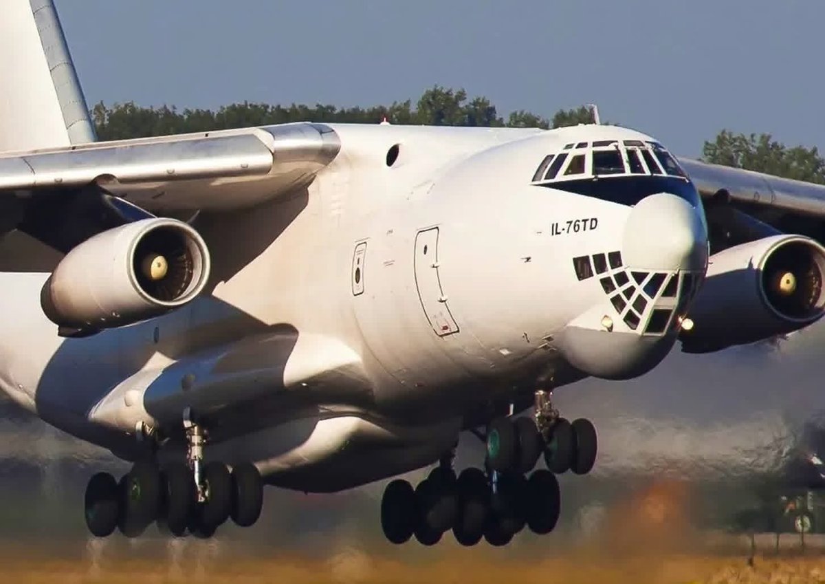 zawmoethant71's tweet image. The #IL_76 cargo aircrafts of #Russia were landing #Alar airport at #NayPyiTaw in #Myanmar continuously &amp;amp; learned that they brought military related equipments &amp;amp; invitation fuel for MinAungHlaing &amp;amp; allies.

facebook.com/share/p/1B6yxG…
#2026Mar03Coup
#WhatsHappeningInMyanmar