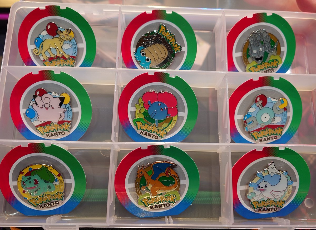 交換】 ポケパーク ピンバッジ ピンズ （譲）フシギダネ、リザードン