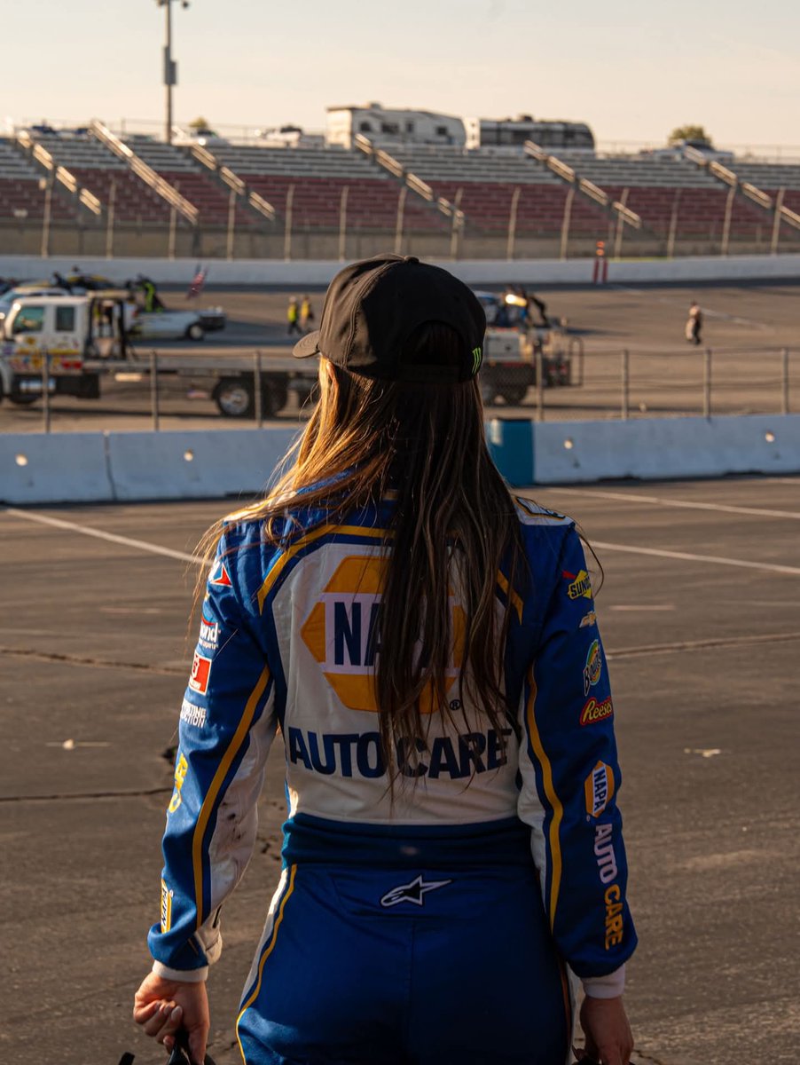 SheIsBornToRace's tweet photo. Back where I belong! 😁 https://t.co/2gZGFdPIgN