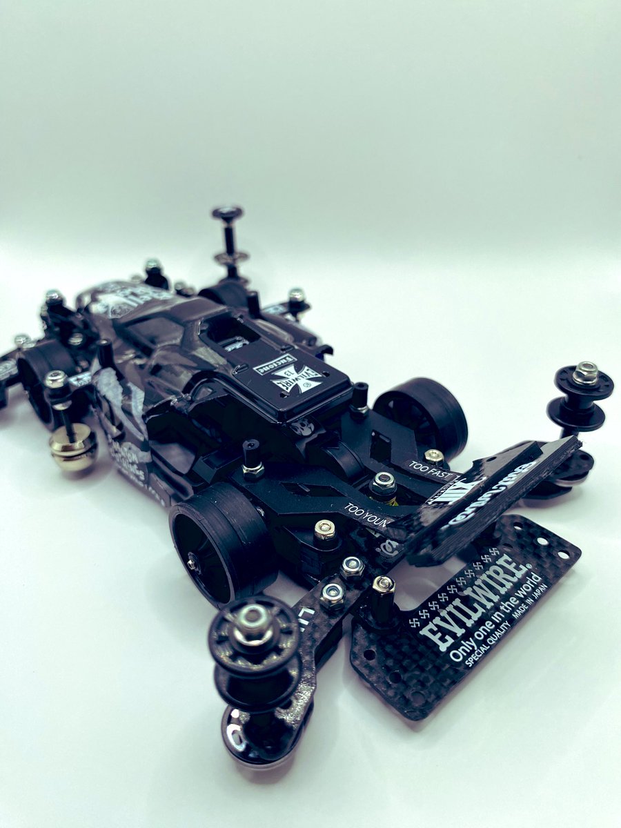 fufubebetoto's tweet image. 自分的によくできた✨
99%シロクロマシーン！

#EVILWIRE