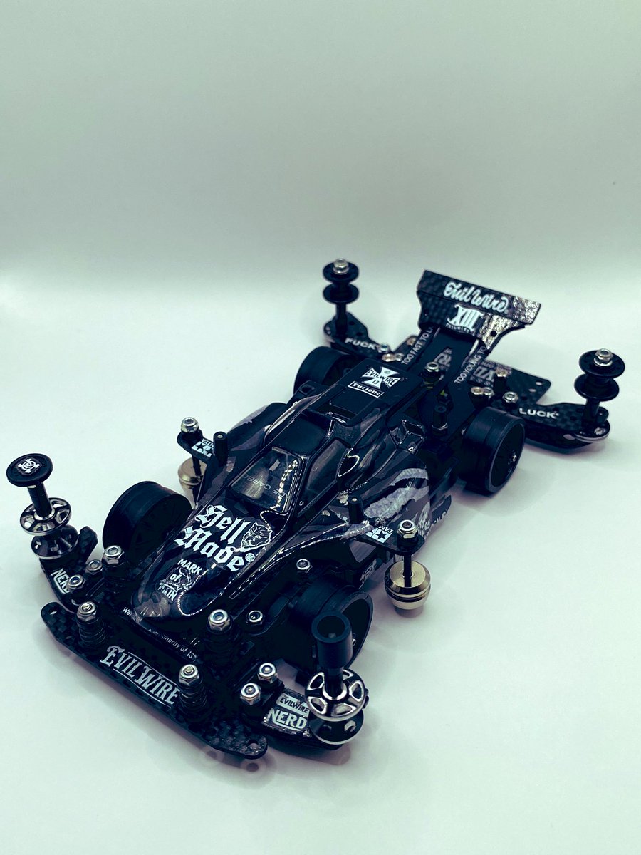 fufubebetoto's tweet image. 自分的によくできた✨
99%シロクロマシーン！

#EVILWIRE