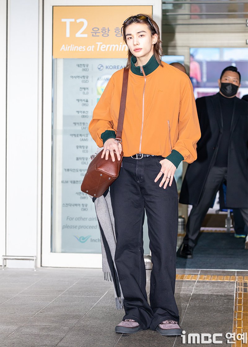 imbcenews's tweet photo. [포토] 스키즈 현진, 대형 멍뭉미
#StrayKids #스트레이키즈 #SKZ #현진 #출국 #ICN_260302

스트레이키즈(Stray Kids) 현진이 2일 오전 해외 패션쇼 참석 차 인천국제공항 제2여객터미널을 통해 프랑스 파리로 출국하고 있다.

🔗https://t.co/2ti23ItEWs https://t.co/cakQVwH0Rm