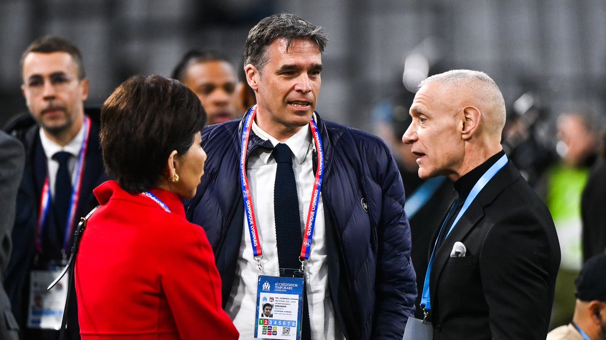 OL__Plus's tweet photo. Michael #Gerlinger pointe un "problème de responsabilité des arbitres pour leurs erreurs" après le match contre l'OM
#OMOL 
(L"Equipe via RMC Sport : https://t.co/miQ2CV4tbi) https://t.co/QFJxrRWL6P