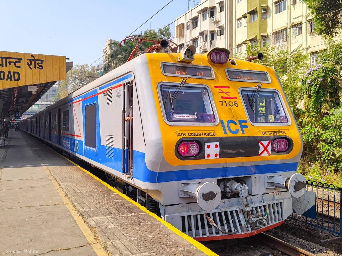 Sameermohite285's tweet image. Newbie of @WesternRly ❤️💙
.
WR received a new MEDHA AC EMU which has a similar livery like the first AC EMU..
.
Rake. 7105-06
.
#westernrailway #aclocal