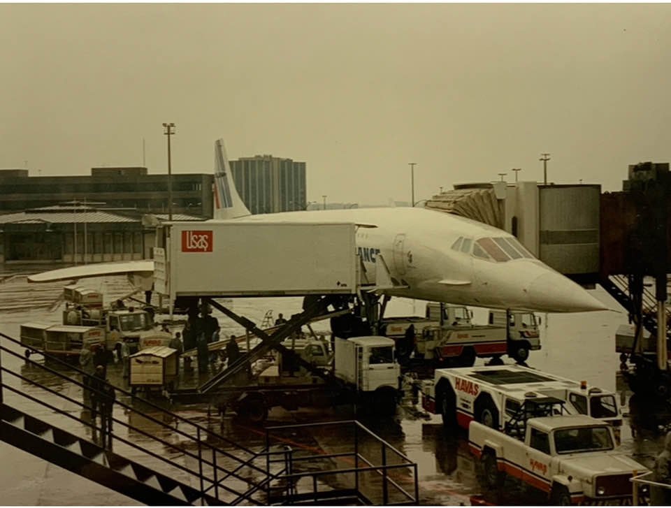 PrincepsPinat's tweet photo. These are not the pics i was talking about

Concorde at Istanbul Atatürk Airport https://t.co/5sQS06Pcqj