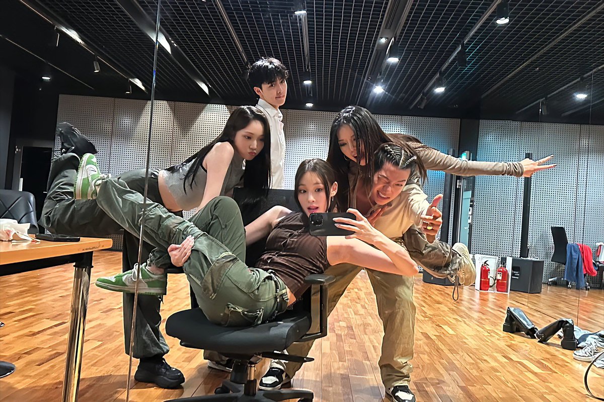 또데프 tweet media