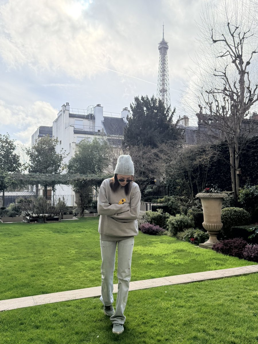 good morning Paris🥐🤍

LINGORM TAKEOFF TO DIORAW26 #LingOrmDiorAW26APTLook #LingOrm #Dior #DiorAW26 #PFW