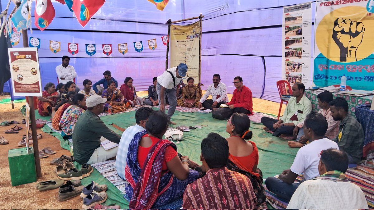 KalahandiNvs's tweet image. ରାୟଗଡ଼ା ଜିଲ୍ଲା ବିଷମକଟକ ବ୍ଲକ ଅନ୍ତର୍ଗତ ଗ୍ରାମୀଣ ଚର୍ଚ୍ଚାରେ ମିଶନ 404 କାର୍ଯ୍ୟକ୍ରମ ଅନୁଷ୍ଠିତ ହୋଇଯାଇଛି। ଏହାର ମୁଖ୍ୟ ଉଦ୍ଦେଶ୍ୟ ହେଉଛି ପଞ୍ଚାୟତ ସ୍ତରୀୟ ସୋସିଆଲ ମିଡିଆ ଆକାଉଣ୍ଟ ଖୋଲିବା ଏବଂ ପ୍ରତ୍ୟେକ ସରପଞ୍ଚଙ୍କ ଡିଜିଟାଲ ଦକ୍ଷତା ବୃଦ୍ଧି କରାଇବା। @Atmashakti3 #CommunityLedDevelopment  #Rayagada #RuralVoice