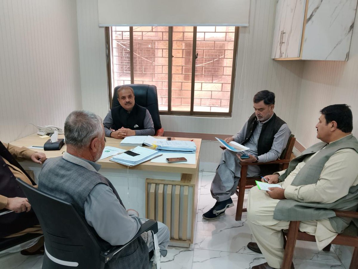BalochistanCmit's tweet photo. A detailed desk review meeting was held regarding the inquiry into the construction of Black Top Road from Margha Faqirzai to Kuram via Sirkai Road, District Killa Saifullah (Z2011.0342). https://t.co/oGgY1ocfqA