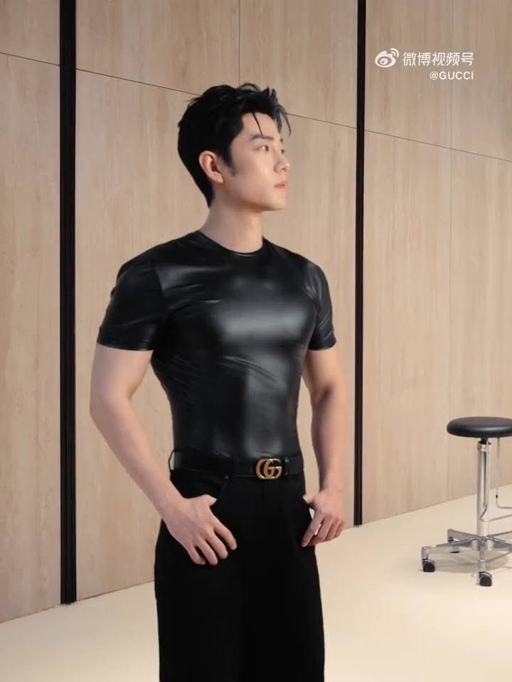 แล้วทำไมวันงานไม่สวมชุดนี้คะพี่😁

#XiaoZhanxGucciTrend26
#MFW26KingXiaoZhan
#GucciFW26 #MFW
#GucciPrimavera
#XiaoZhan #เซียวจ้าน