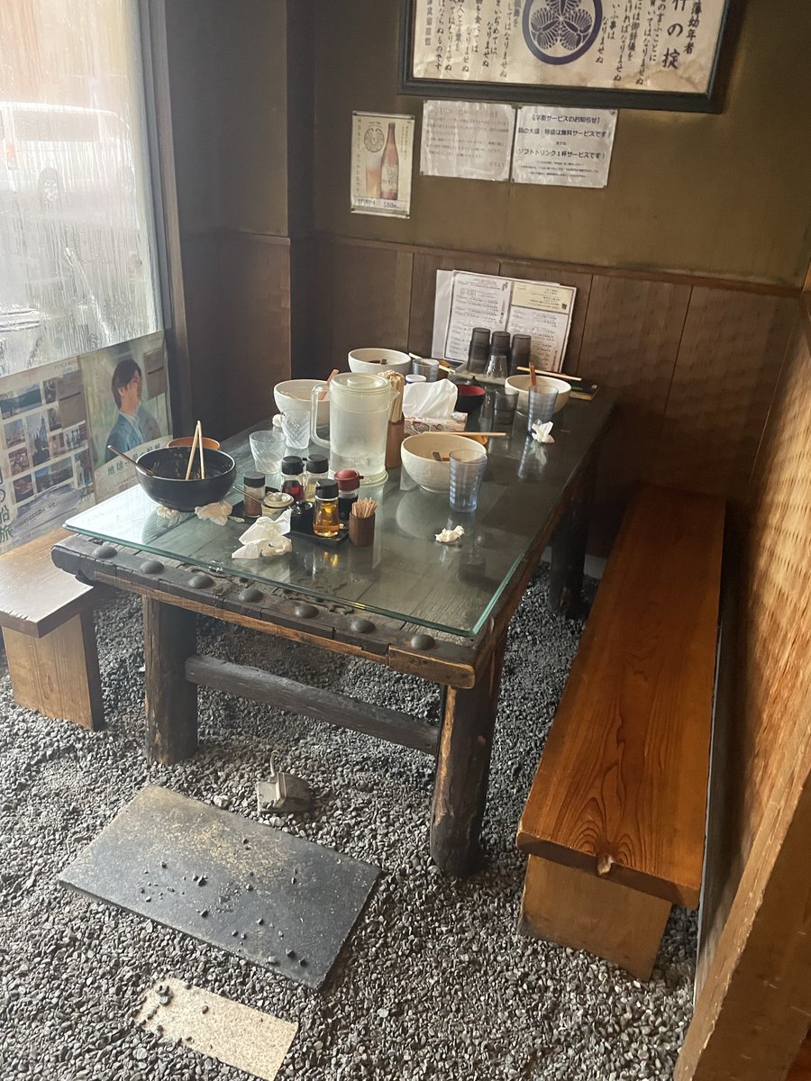 春日部共栄高校、生徒の皆さん
怒涛のご来店ありがとうございました！

総勢18名の皆さん、
卒業おめでとうございます！

皆の未来に幸あれ！