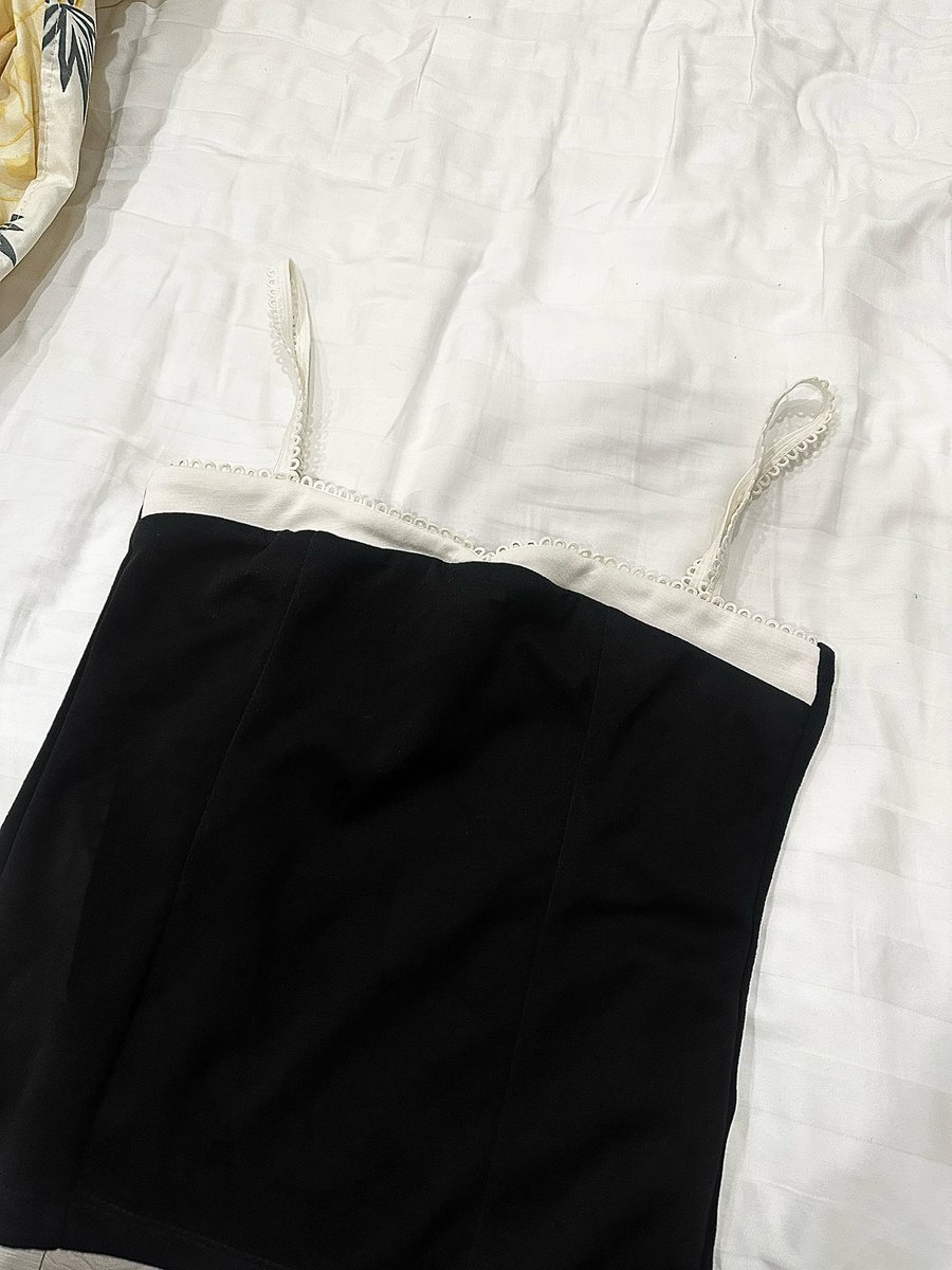 thebestloona's tweet photo. Lana top duex used once 300.- รส. 🫶
ถุงอยู่ครบบบ พร้อมส่งวันนี้เลยย
#ส่งต่อเสื้อผ้า #ส่งต่อduex #duexstudio #cintageshop #vghbkk #โล๊ะตู้ #ส่งต่อเสื้อผ้ามือ2 #ส่งต่อcintage #ส่งต่อstylistshop #ส่งต่อsistersfabric #เสื้อผ้ามือสองสภาพดี https://t.co/HppPvHQTCa