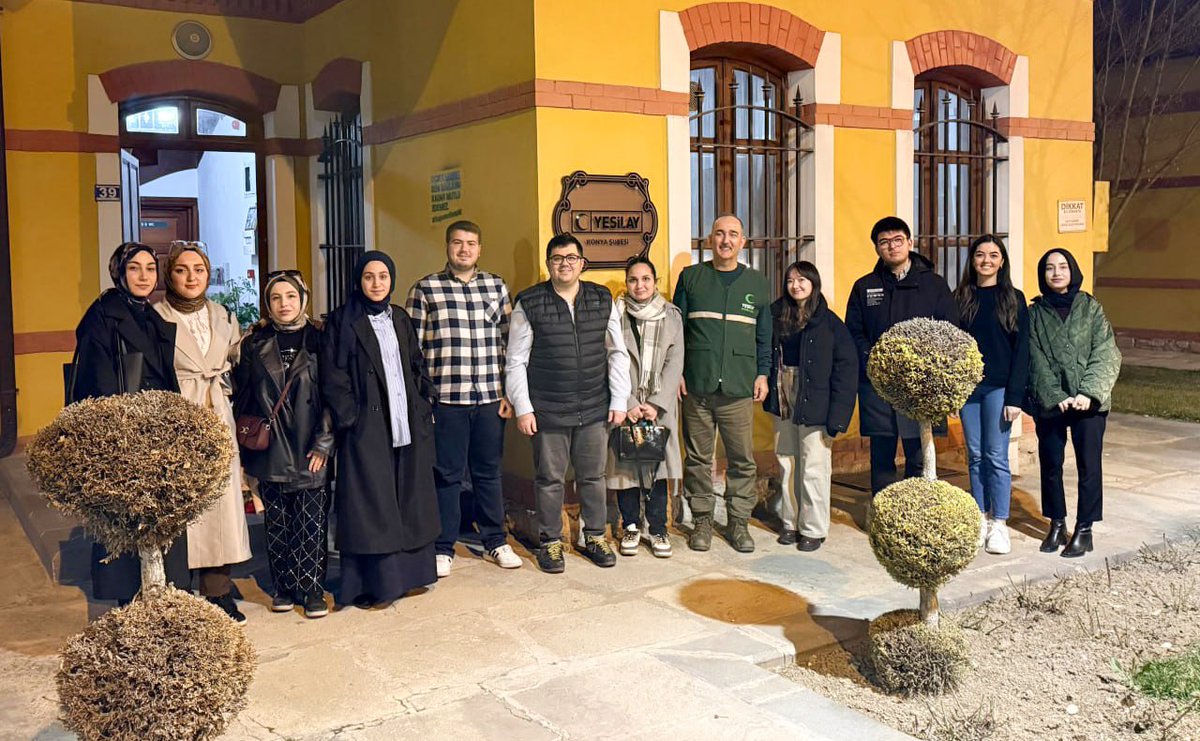 KTUNEDU's tweet photo. 1–7 Mart Yeşilay Haftası kapsamında, Üniversitemiz Teknik Bilimler Meslek Yüksekokulu öğretim üyesi ve Yeşilay Konya Şubesi Başkanı Yağmur Küçükbezirci ile Üniversitemiz Yeşilay Topluluğu öğrencileri, lise Yeşilay kulüplerini ziyaret ederek istişarelerde bulundu.

Ziyaretlerde, gençlerin zararlı alışkanlıklardan korunması, akran eğitimlerinin yaygınlaştırılması ve okul temelli farkındalık çalışmalarının artırılmasına yönelik değerlendirmeler yapıldı.

#YeşilayHaftası #BağımlılıklaMücadele #BağımsızlıkYılı

@ktungencyesilay