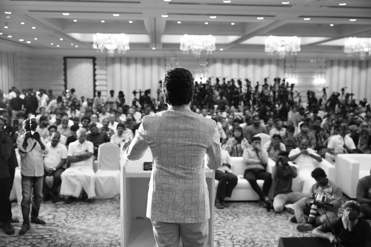 posterboyoffl's tweet photo. லெஜண்ட்'சரவணன் நடிப்பில் துரை செந்தில்குமார் இயக்கத்தில் லீடர்  பட  GLIMPSE' வெளியாகி பெரும் வரவேற்ப்பு பெற்ற நிலையில்
படத்தின் டீசர் வரும் -5ம் தேதி படக்குழுவினர்,ரசிகர்கள் முன்னிலையில் வெளியிடப்படுகிறது... https://t.co/9ImXW6aENV