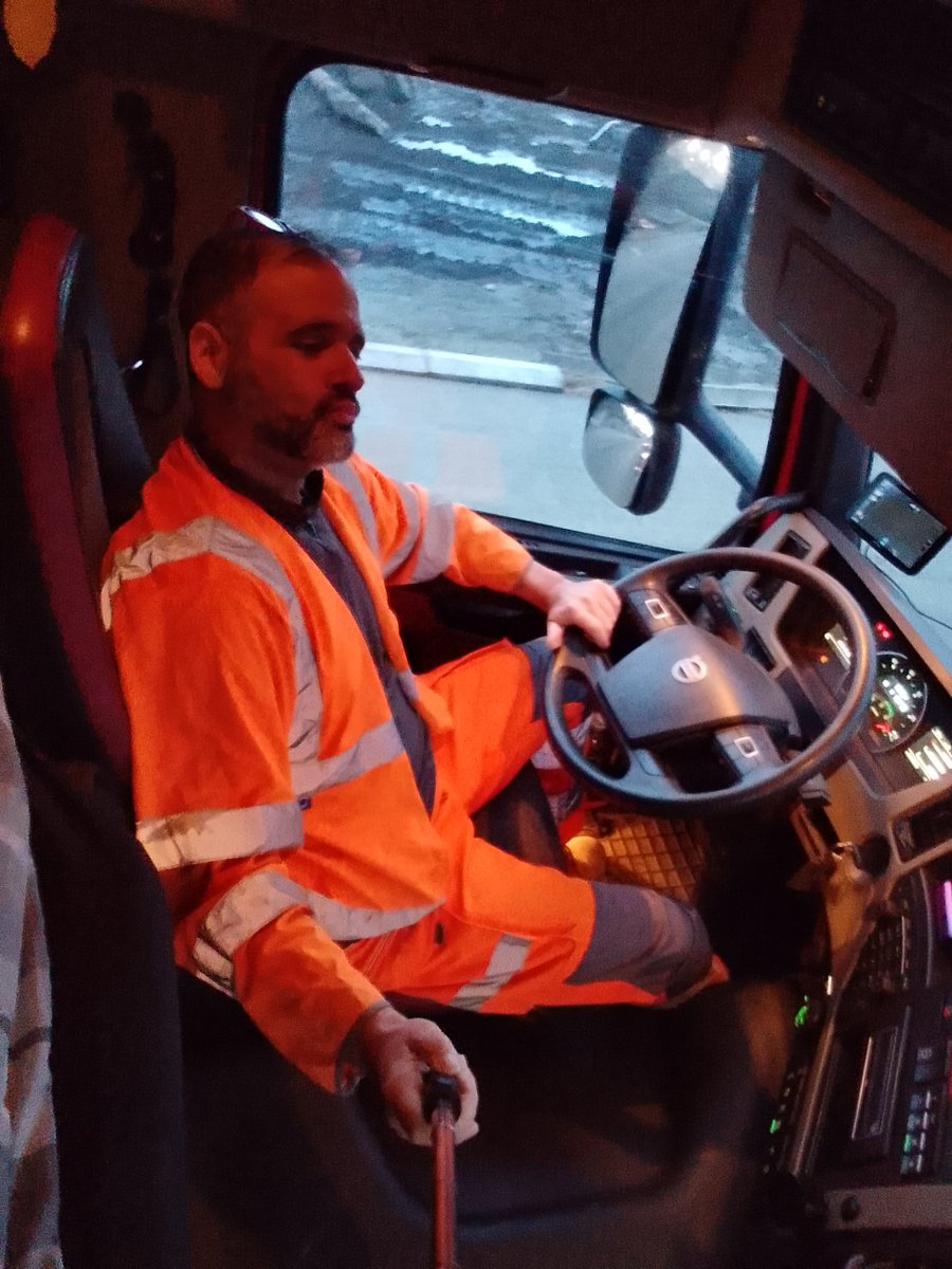 Morning to all the orange Hi Viz pervs..