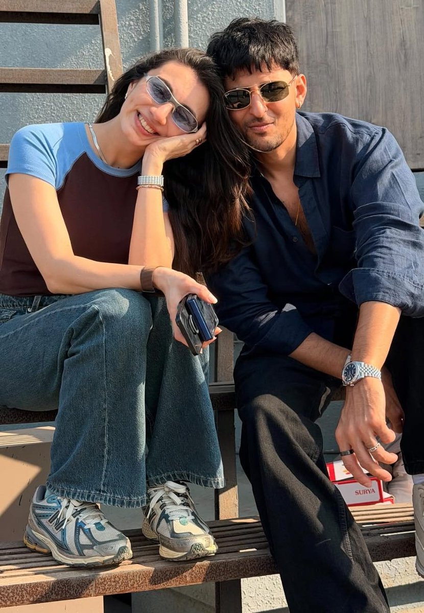 ItsDiptiDZ's tweet photo. that senior power couple from 4th year 😭🫵🏼 https://t.co/6S8zLDlPXO