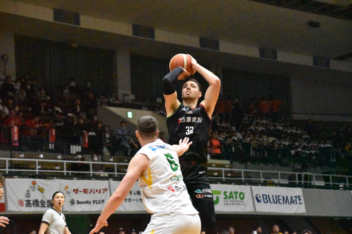 koukaz2001's tweet photo. VS香川ゲーム１のレポートと ＃早水将希 ヘッドコーチ、＃高橋幸大 選手のコメントをアップしました。首位を相手に素晴らしい試合でしたが、次は勝ち切りたい。私には悔しさしかありません。

ダブルオーバータイム 首位との死闘｜koichisaito @koukaz2001 https://t.co/kXiUDdd8HG https://t.co/eixbcSLGZi